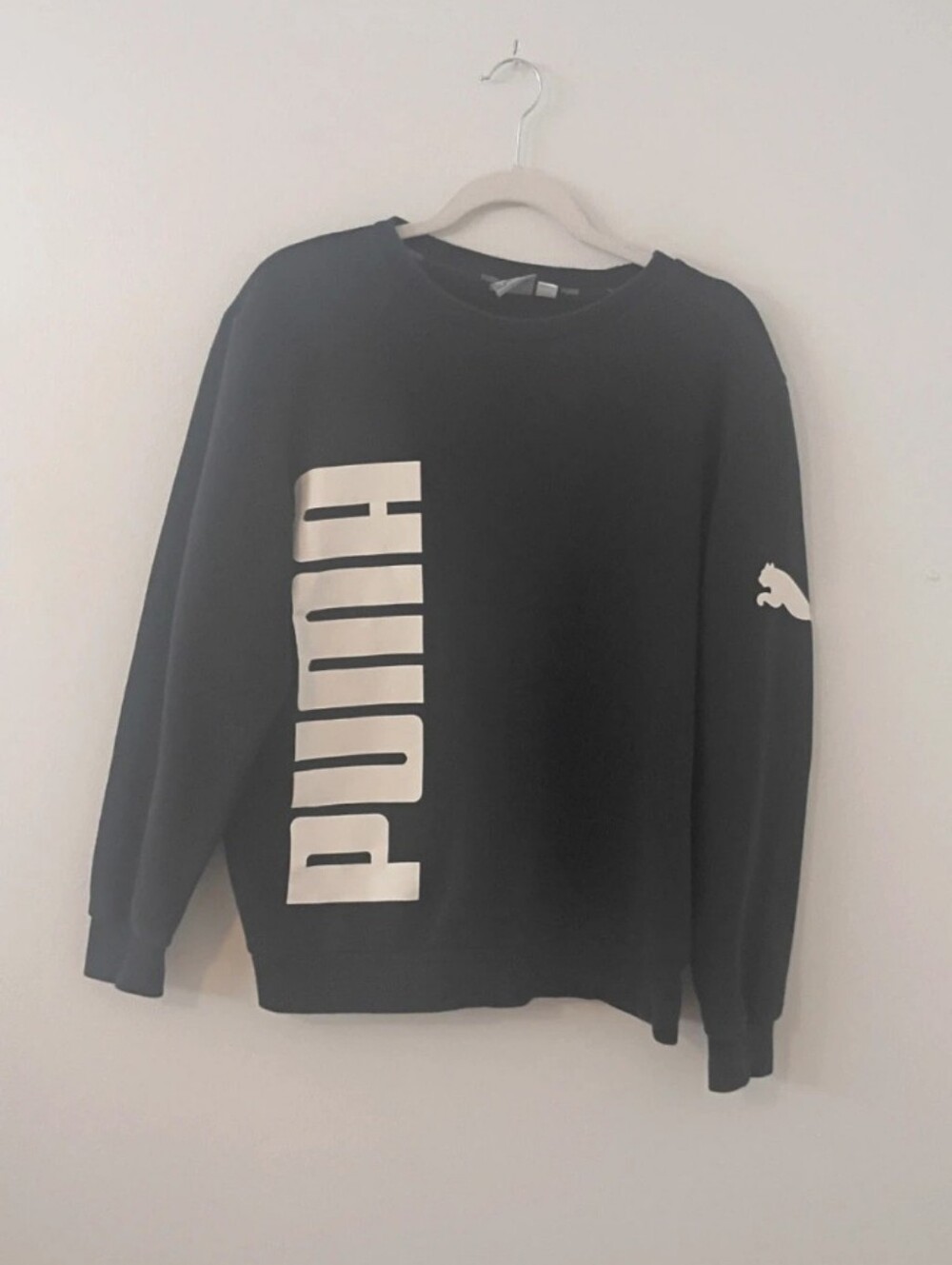 PUMA Women’s Black Logo Graphic Crewneck Sweatshirt